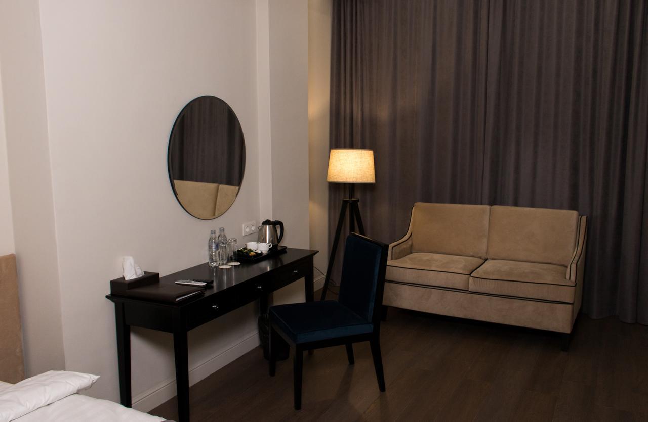 Madison Ave Hotel 비슈케크 외부 사진
