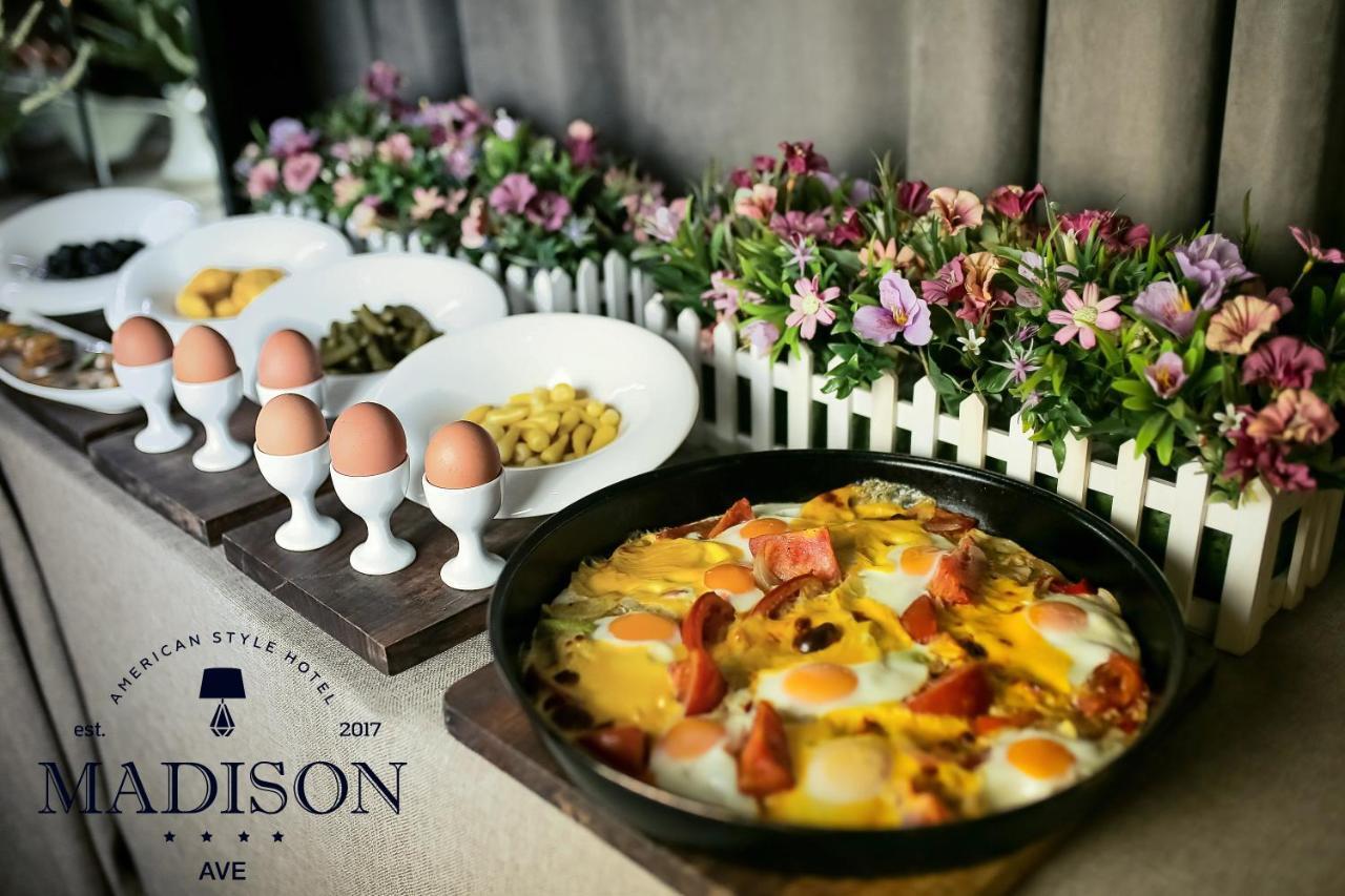 Madison Ave Hotel 비슈케크 외부 사진